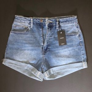 FOREVER 21 HIGH RISE DEMIN SHORT